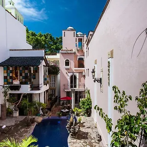 https://garlands-del-rio.hotelspuertovallarta.org